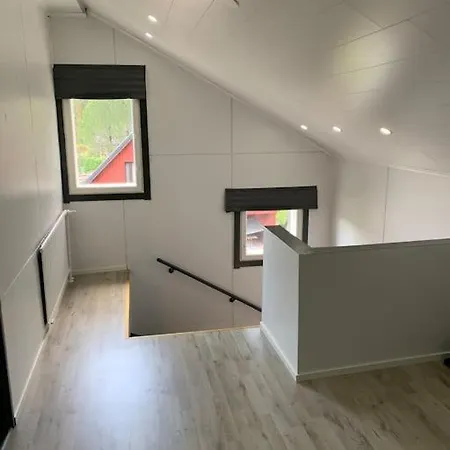 Hallela, Big For 8-person At Near Meyer Gate Villa